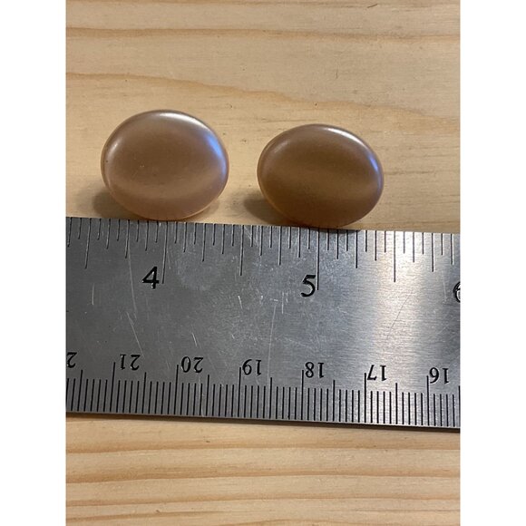 Vintage Pearl Clip-On Earrings Elegant Round Design Perfect For Adding Timeless - Picture 4 of 4